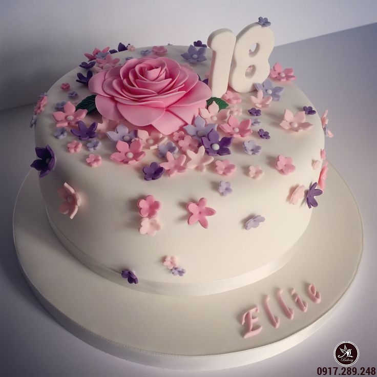 30 mẫu bánh sinh nhật đẹp cho con gái 18 tuổi đáng yêu và đẹp mắt