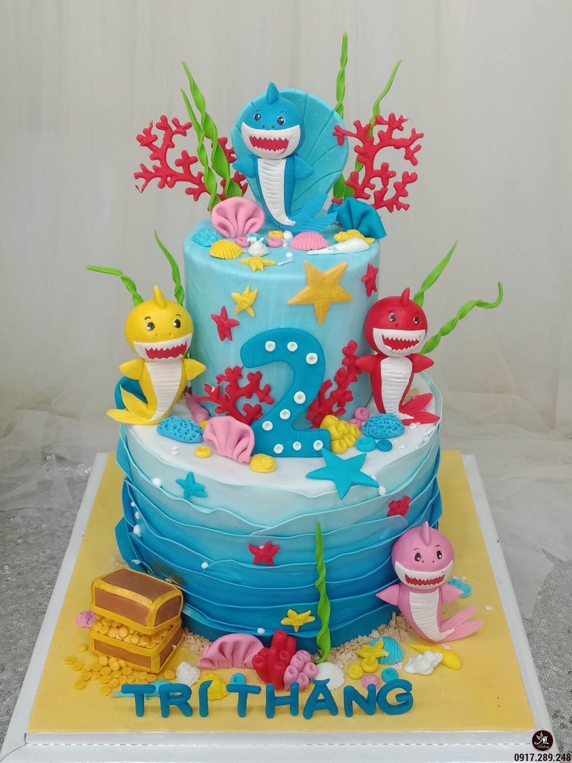 Bánh sinh nhật màu xanh nước biển